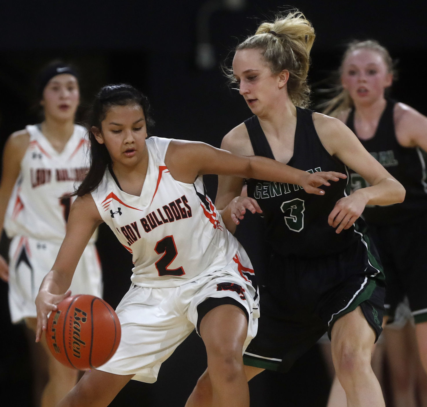 Hardin holds on to beat Billings Central, 44-41